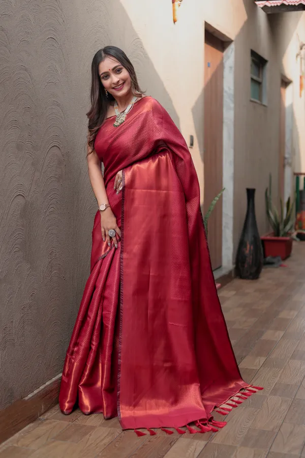 Rani_Pink_Kanjivaram_Silk_Saree_with_Heavy_Copper_Zari_Work_-_Timeless_Elegance_With_Blouse_Piece_Attached